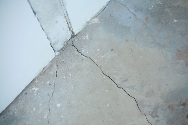 Cost of Garage Crack Repair in Brentwood