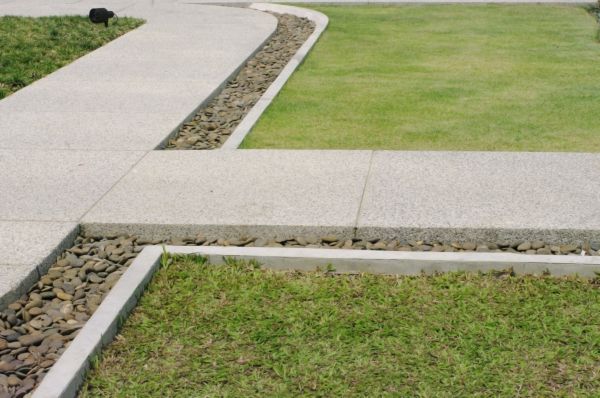 Sidewalk Curb Repair in Brentwood